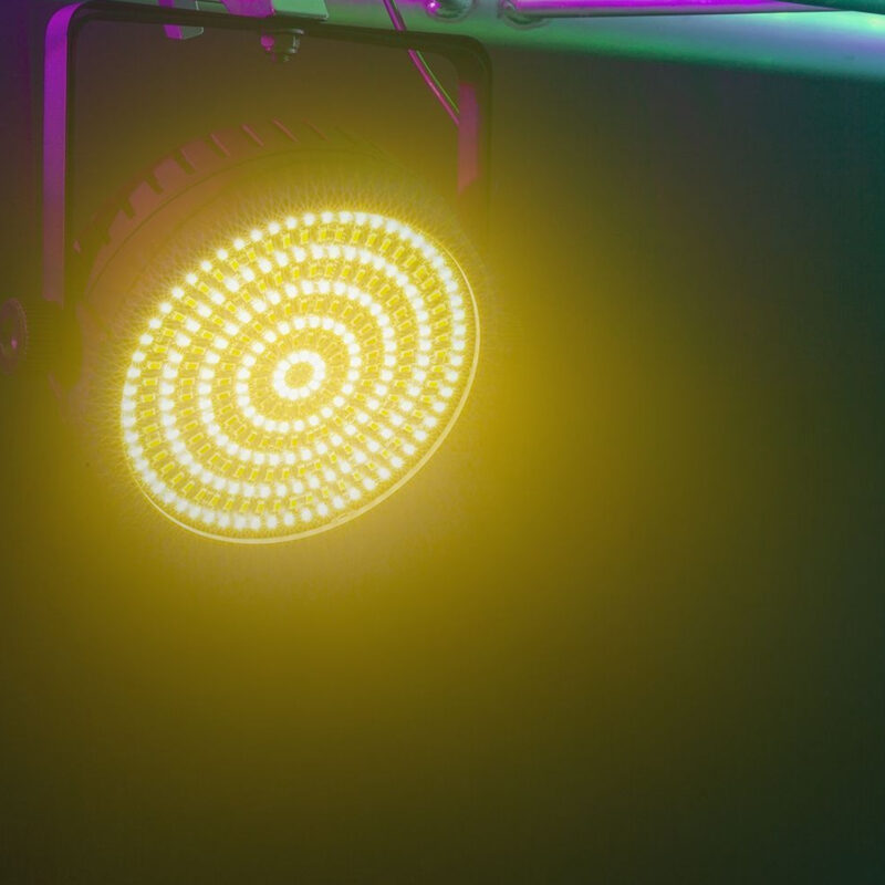 BeamZ BT430 LED Strobe Light – Cold & Warm White