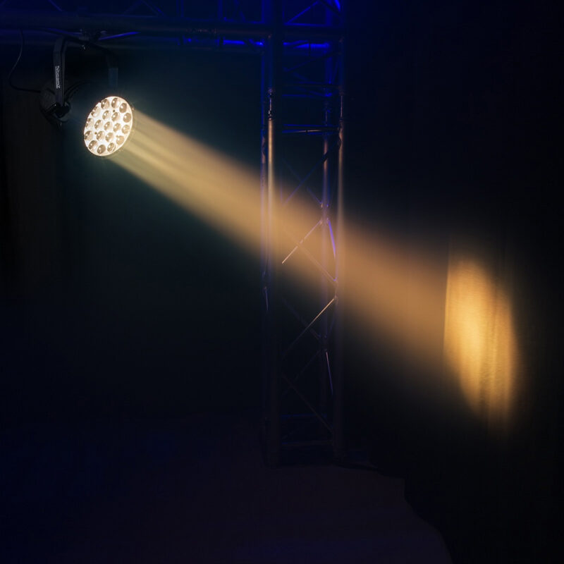 2x BeamZ Pro BAC552Z LED Par Can Lights with 19x 15W LEDs